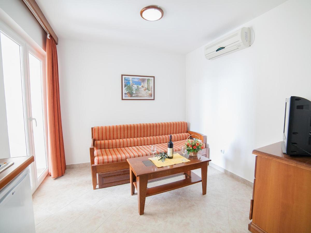 Apartments Ivan Petrovac Rum bild